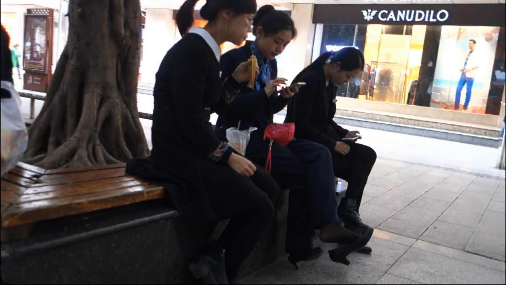 streetsnapdangl[00 00 24][20181129 222313 4]